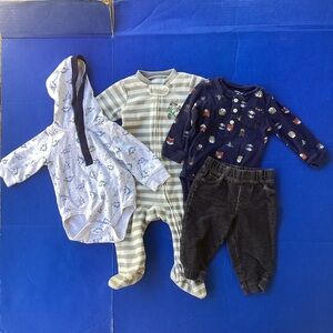 Assorted 4 piece bundle of boys cozy clothing size 9 months